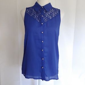 NWT Valleygirl Blue Lace Sleeveless Button Top
